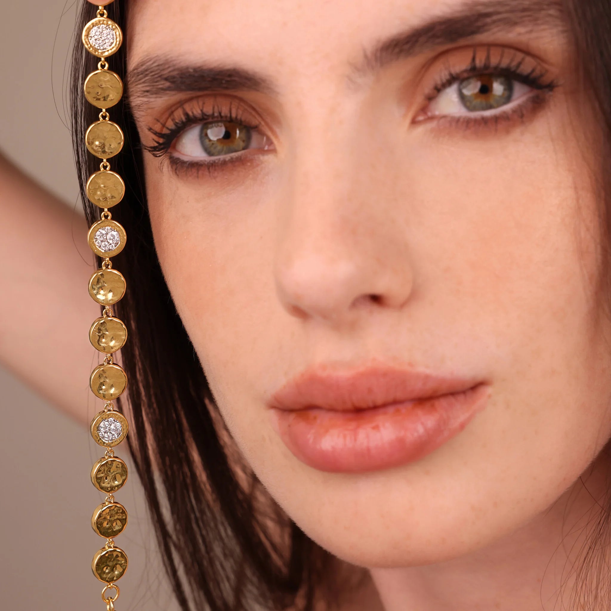 Bracciale Eclissi Dorata con Pavé di Cubic Zirconia