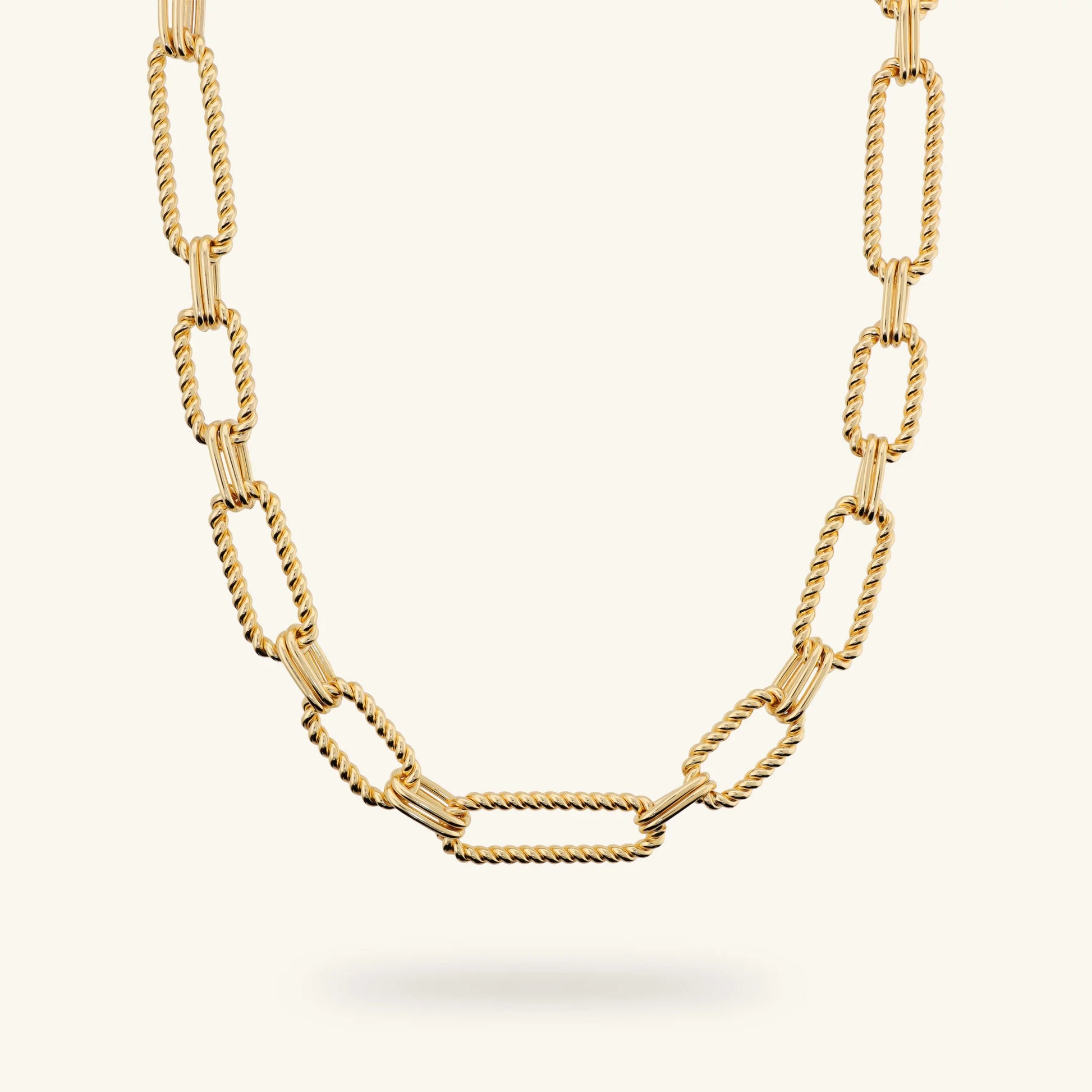 Collier mailles ovales texture corde