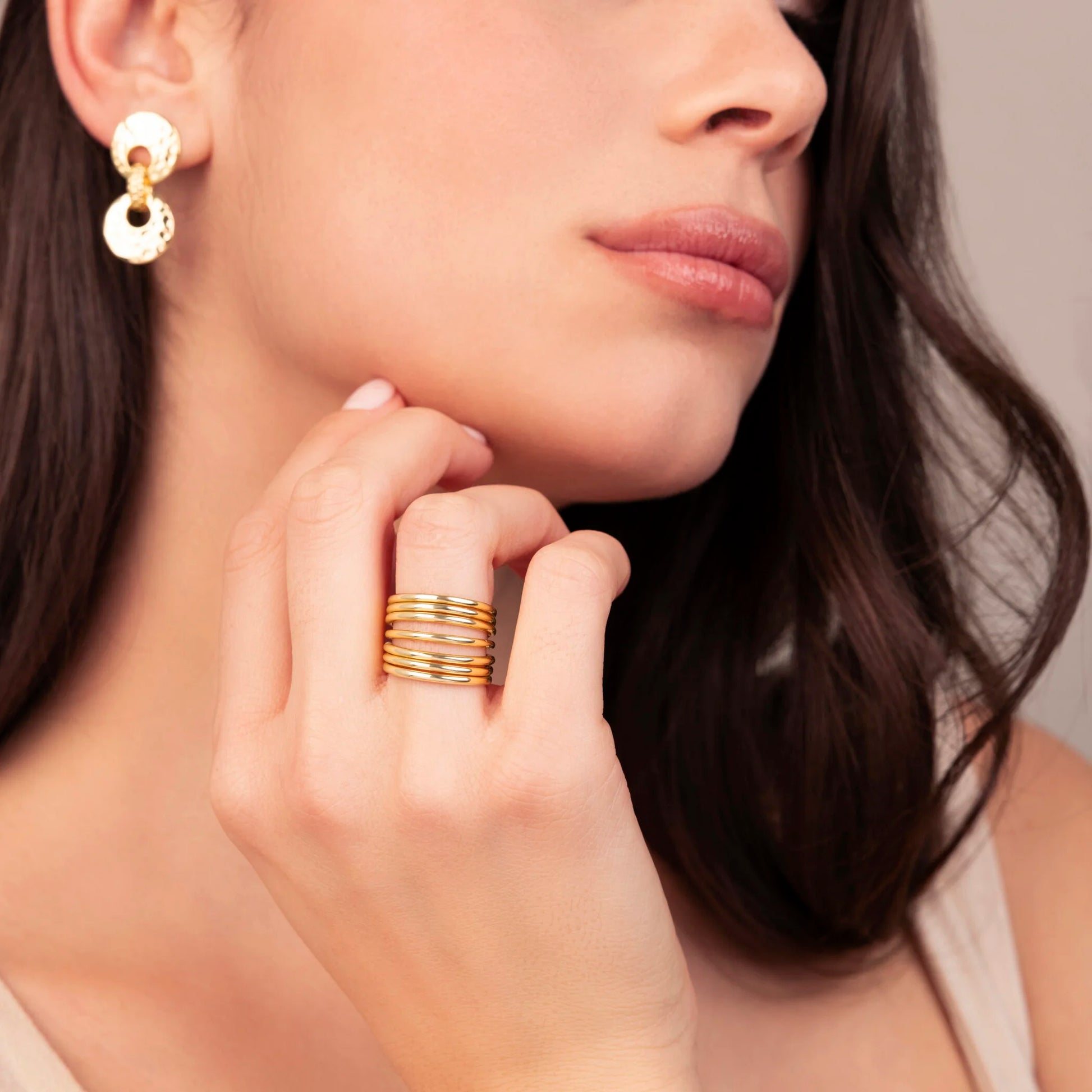 Bague multifils brillante avec barre martelée