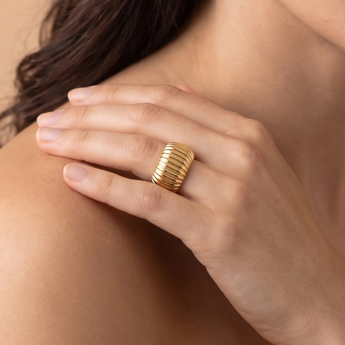 Anello a Fascia Finitura Plissé Placcato Oro 18Kt