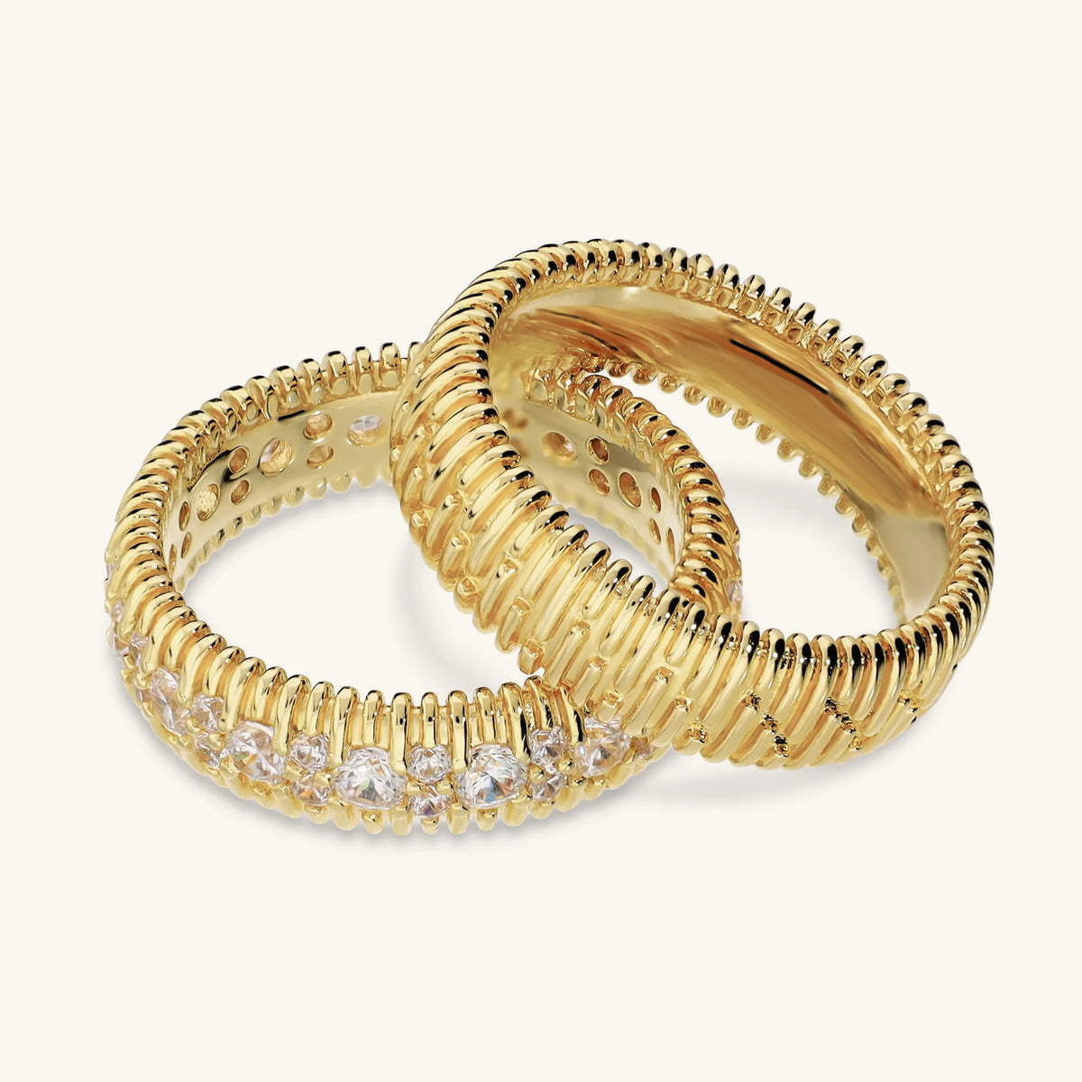Set 2 Anelli Fedine Finitura Rigata, uno con Cubic Zirconia Placcato Oro 18Kt