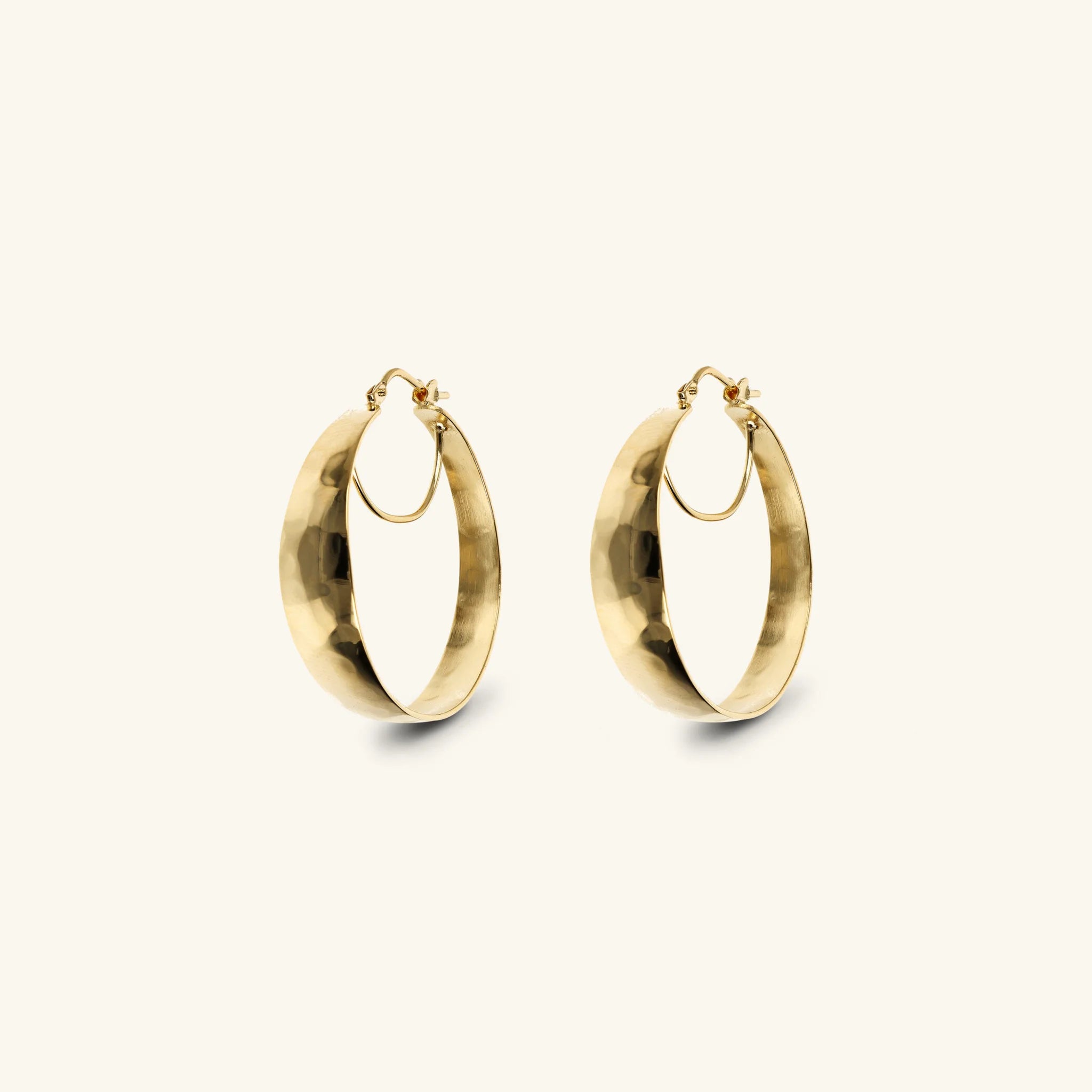 Orecchini a Cerchio Grandi Martellati placcati Oro Giallo 18Kt Graduati Diametro 3cm