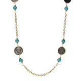 Halskette mit türkisfarbenen Steinen und Münzen