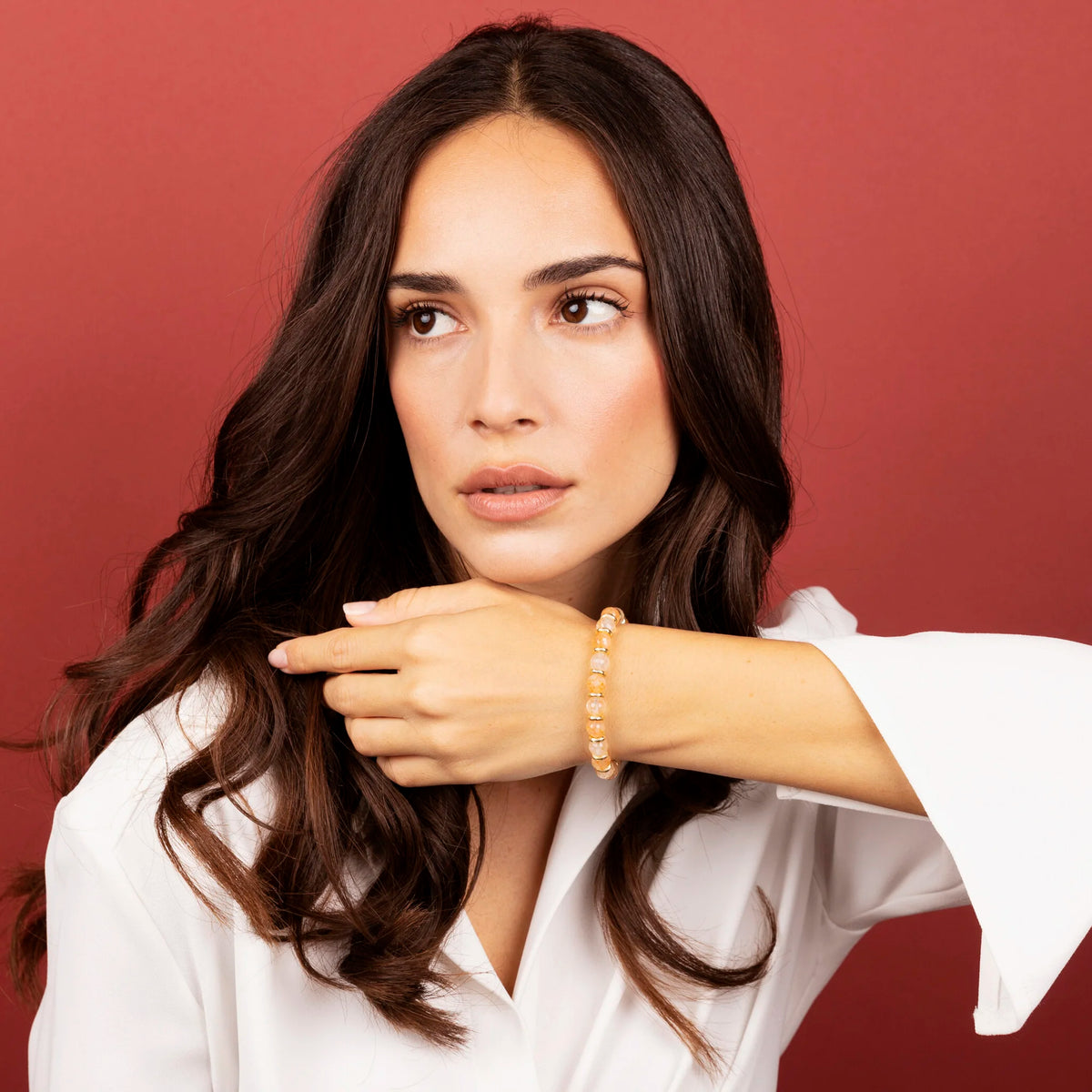Bracciale con Sfere in Pietra Naturale Sfaccettata e Rondelle Martellate