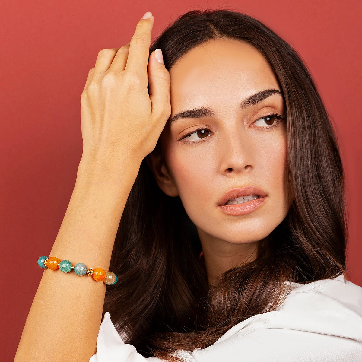 Bracciale con Pietra Naturale Agata Colorata ed Elementi Golden