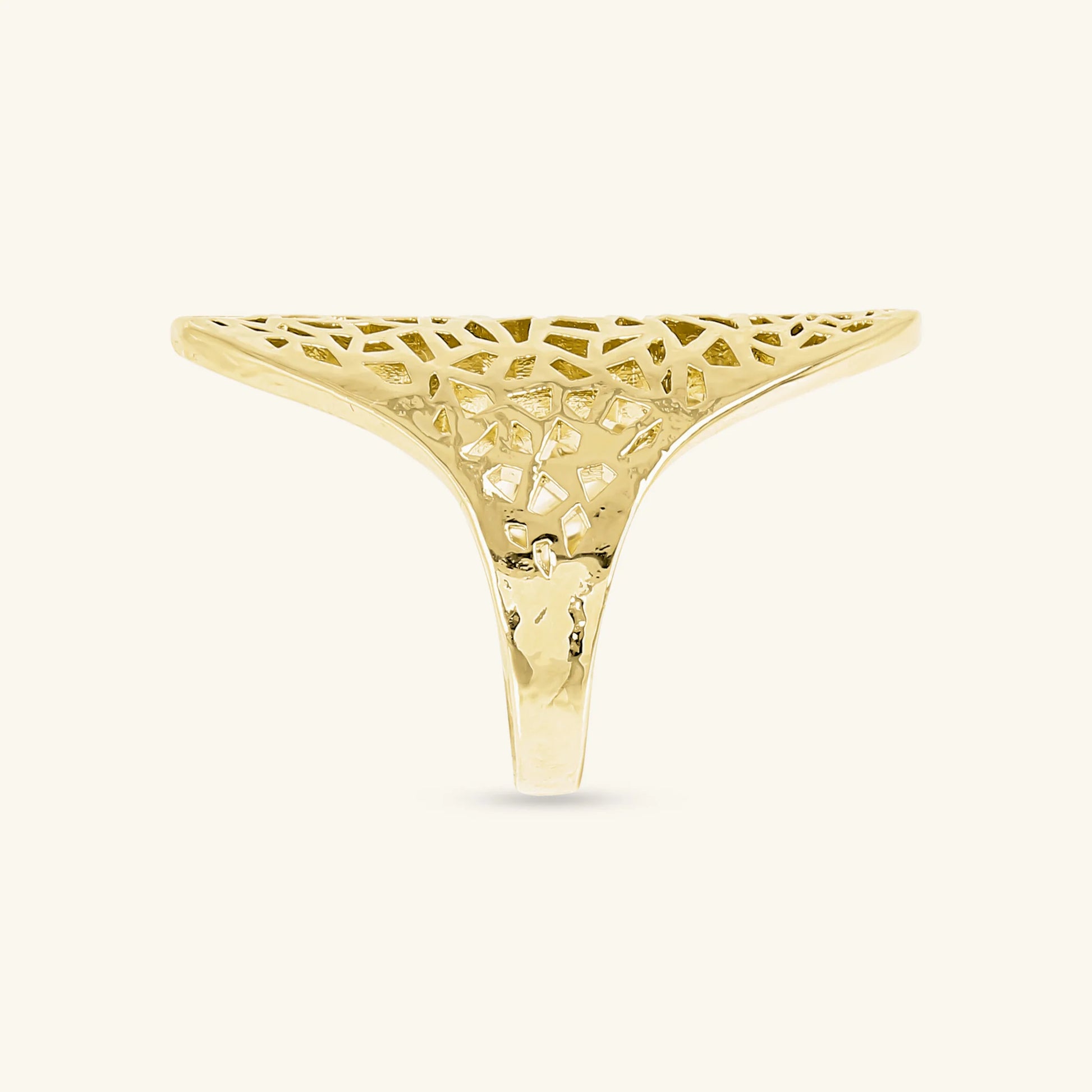 Bague chevalière ajourée de forme ovale