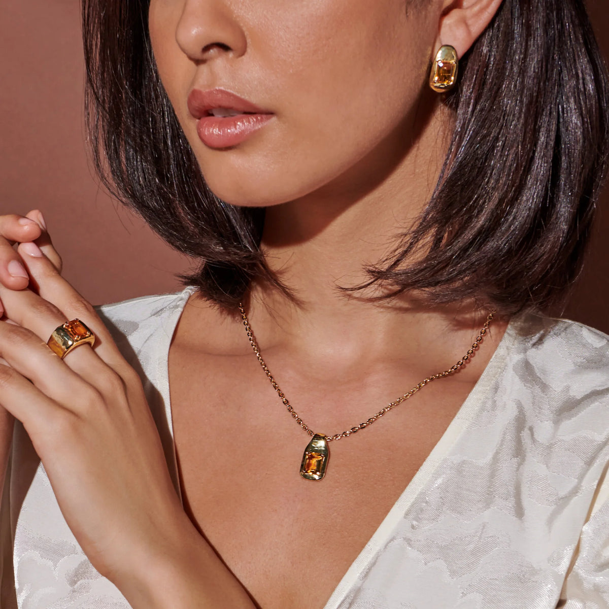 Forzatina Chain Necklace with Hammered Pendant and Natural Stone