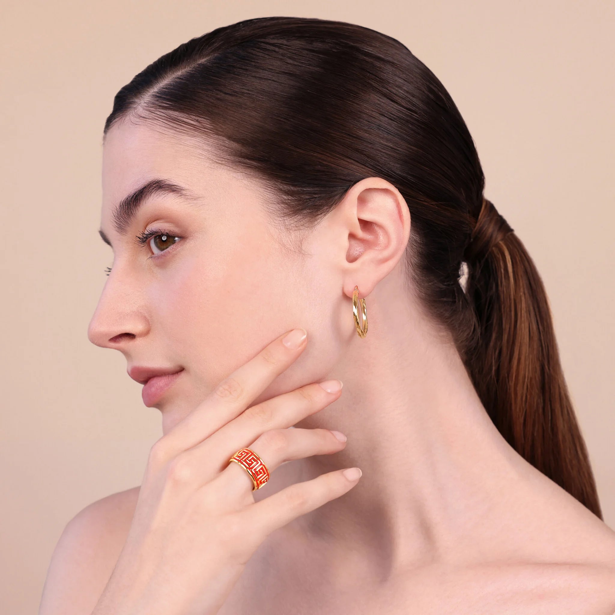 Anello a Fascia Smaltato con Greca