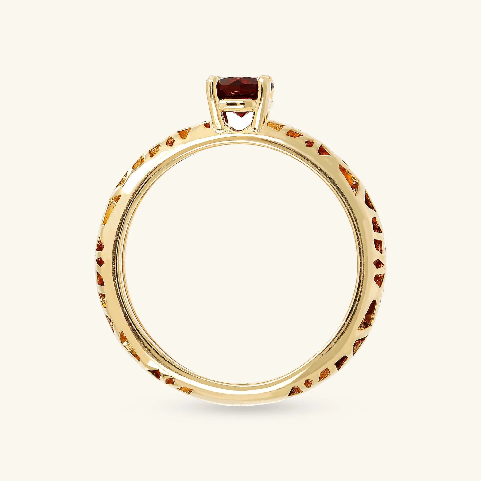 Solitär-Ring aus 925er Silber, vergoldet mit 18 Karat Gelbgold, mit Naturstein