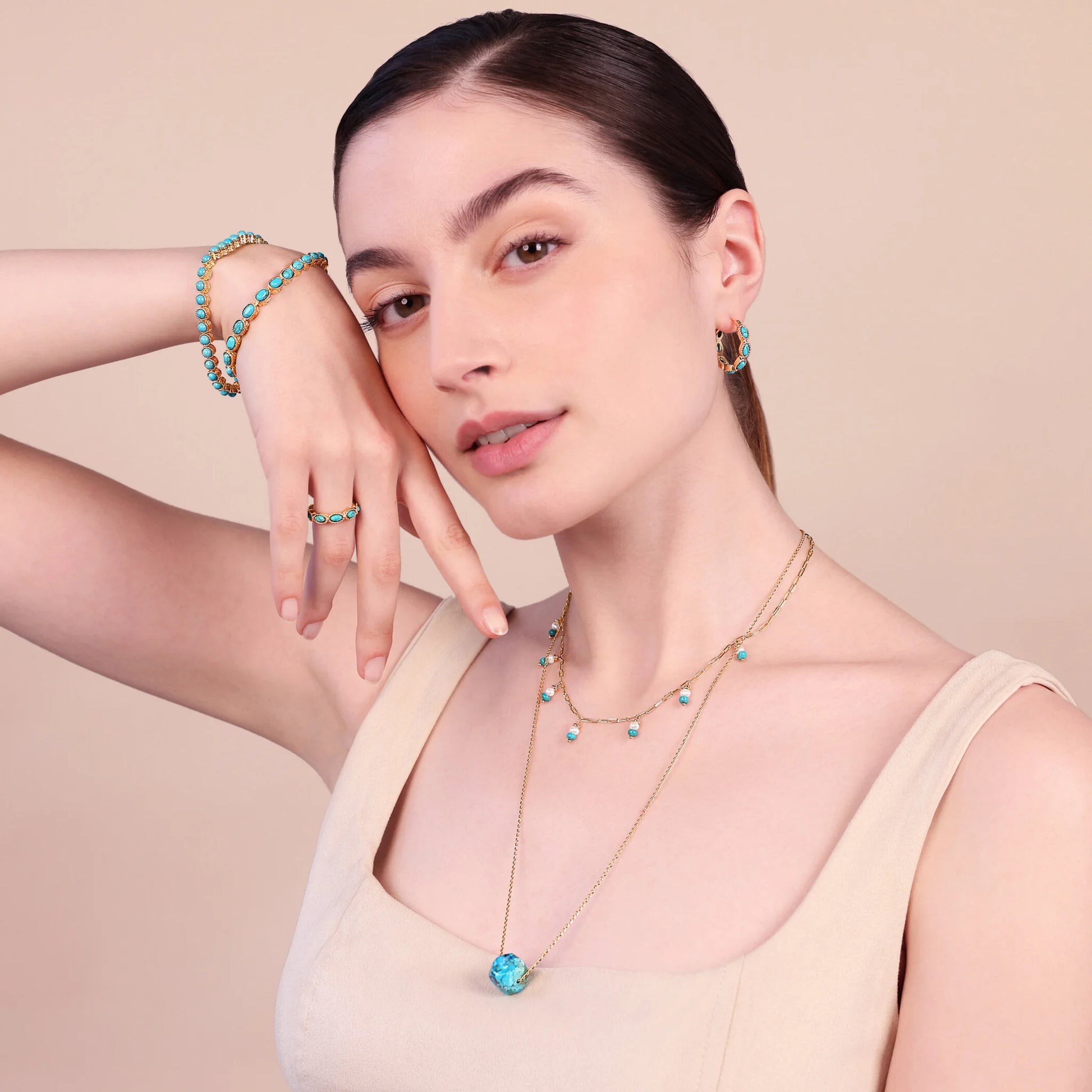 Mehrreihiges Collier aus Sterling Silber 925 18kt Gelbgold plattiert mit Naturtürkis und weißen Süßwasserperlen Ø 4 mm