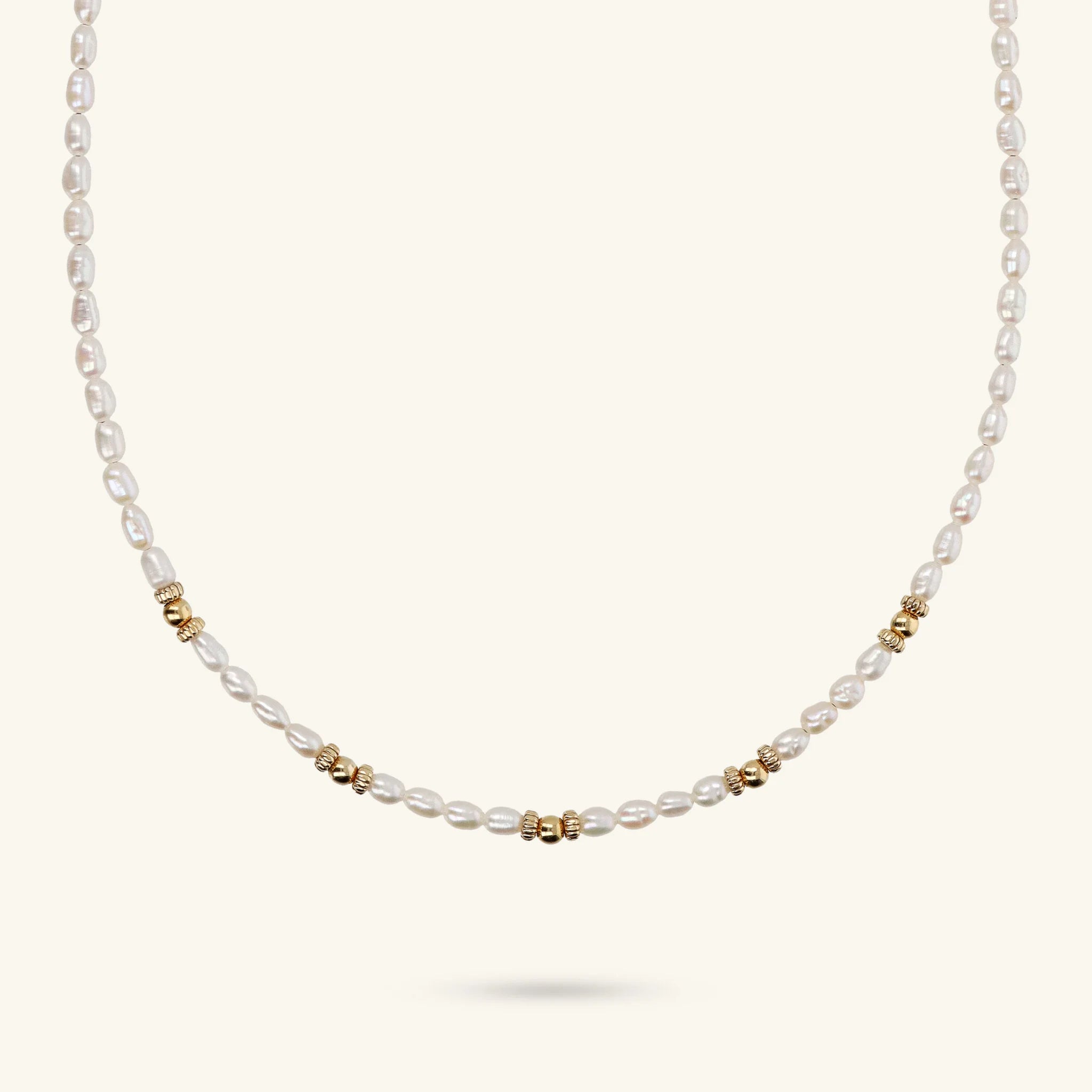 Collana Girocollo con Sfere Golden e Perle a Chicco d'Acqua Dolce