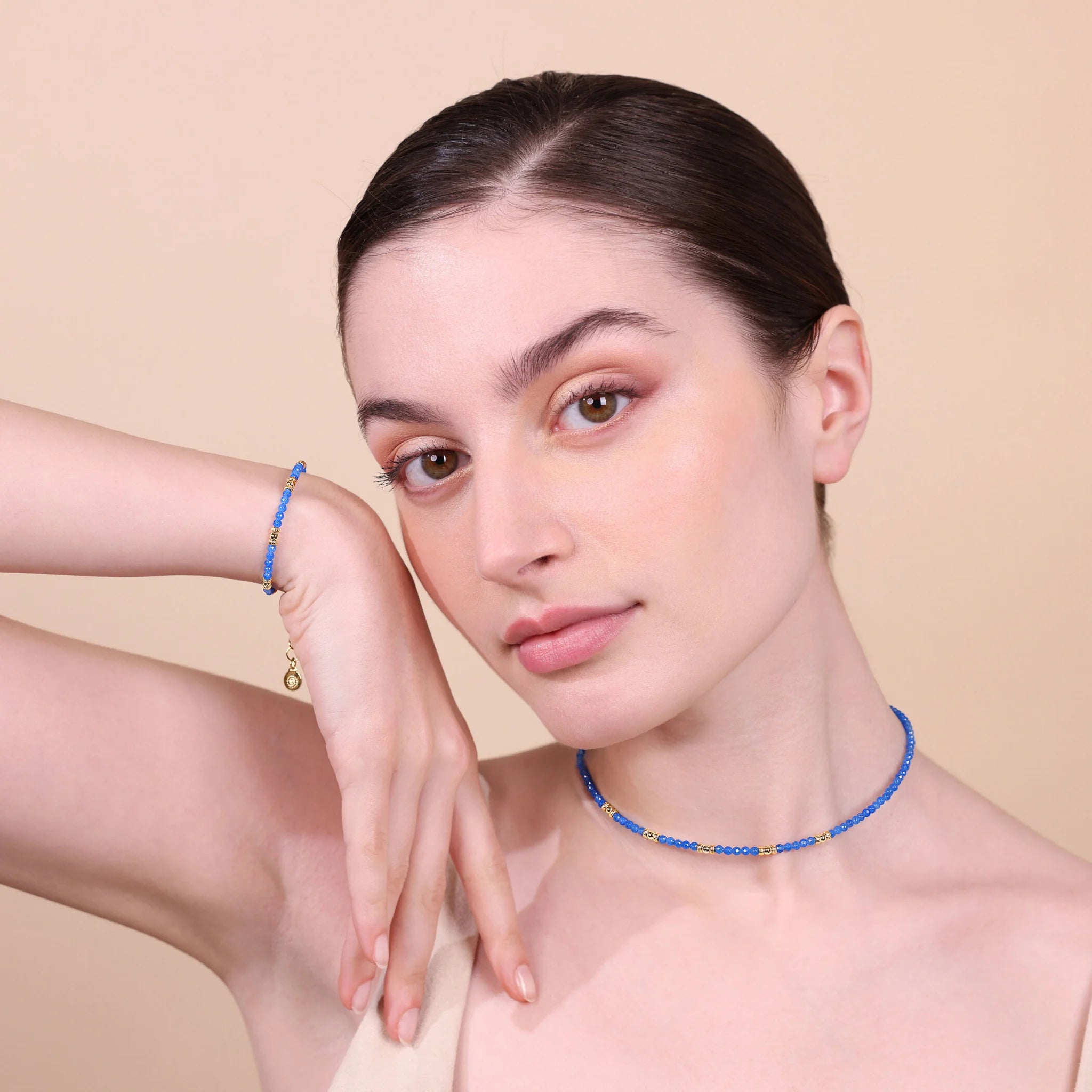 Collana Girocollo con Sfere Golden e Pietra Naturale Quarzite