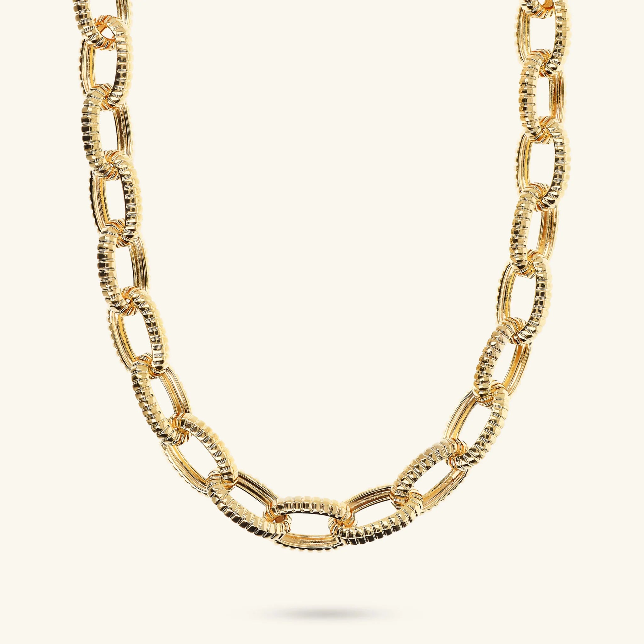 Oval Mesh Crew Necklace with Striped Texture