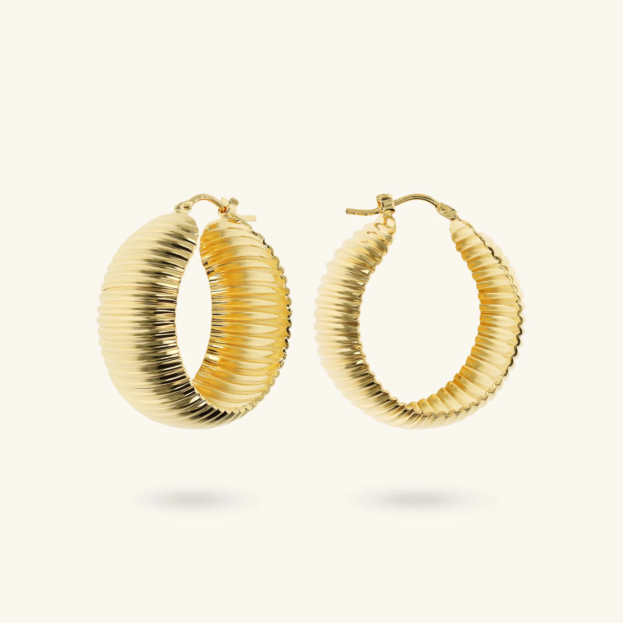 Boucles d'oreilles créoles à texture rayée