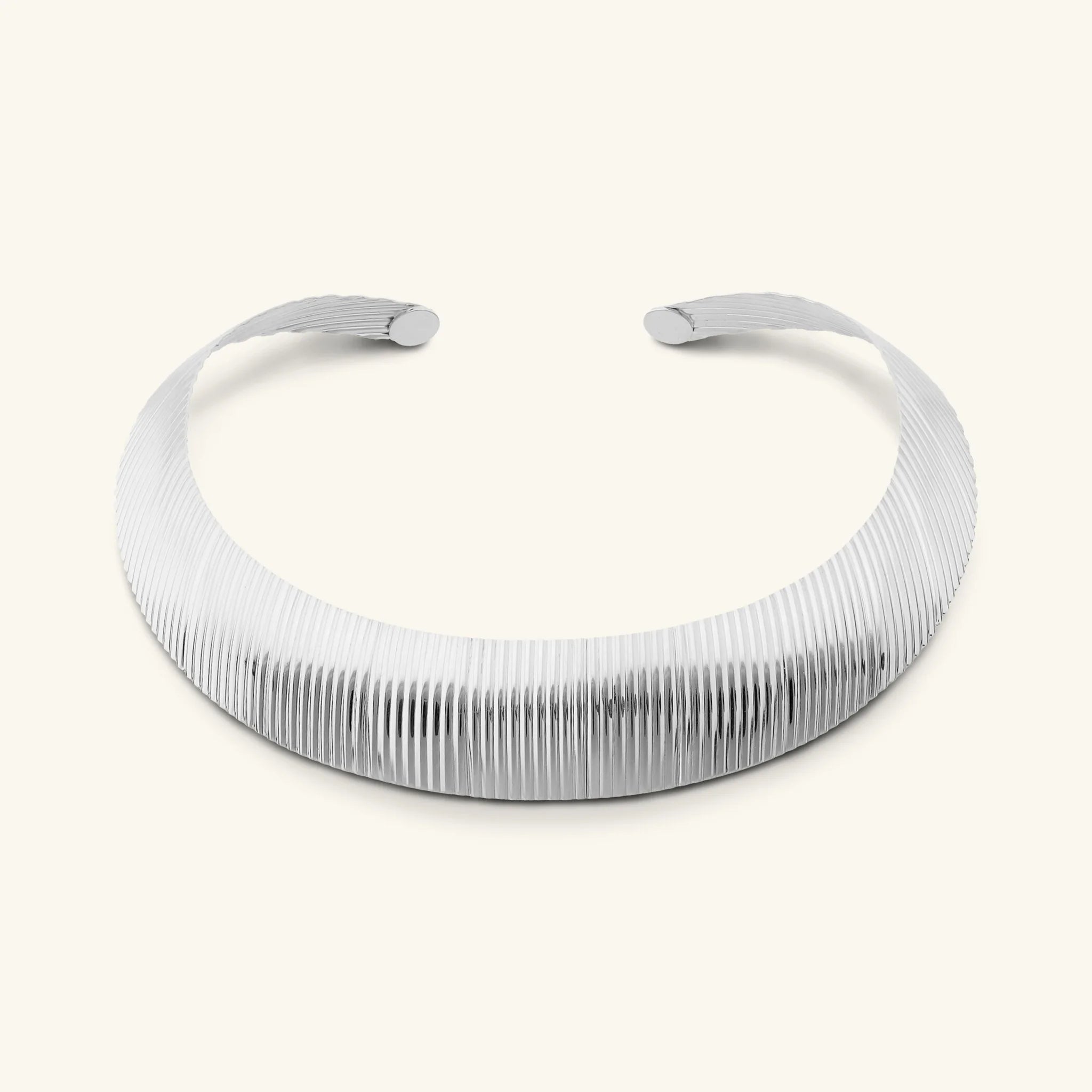 Collier ras du cou choker gradué texture striée