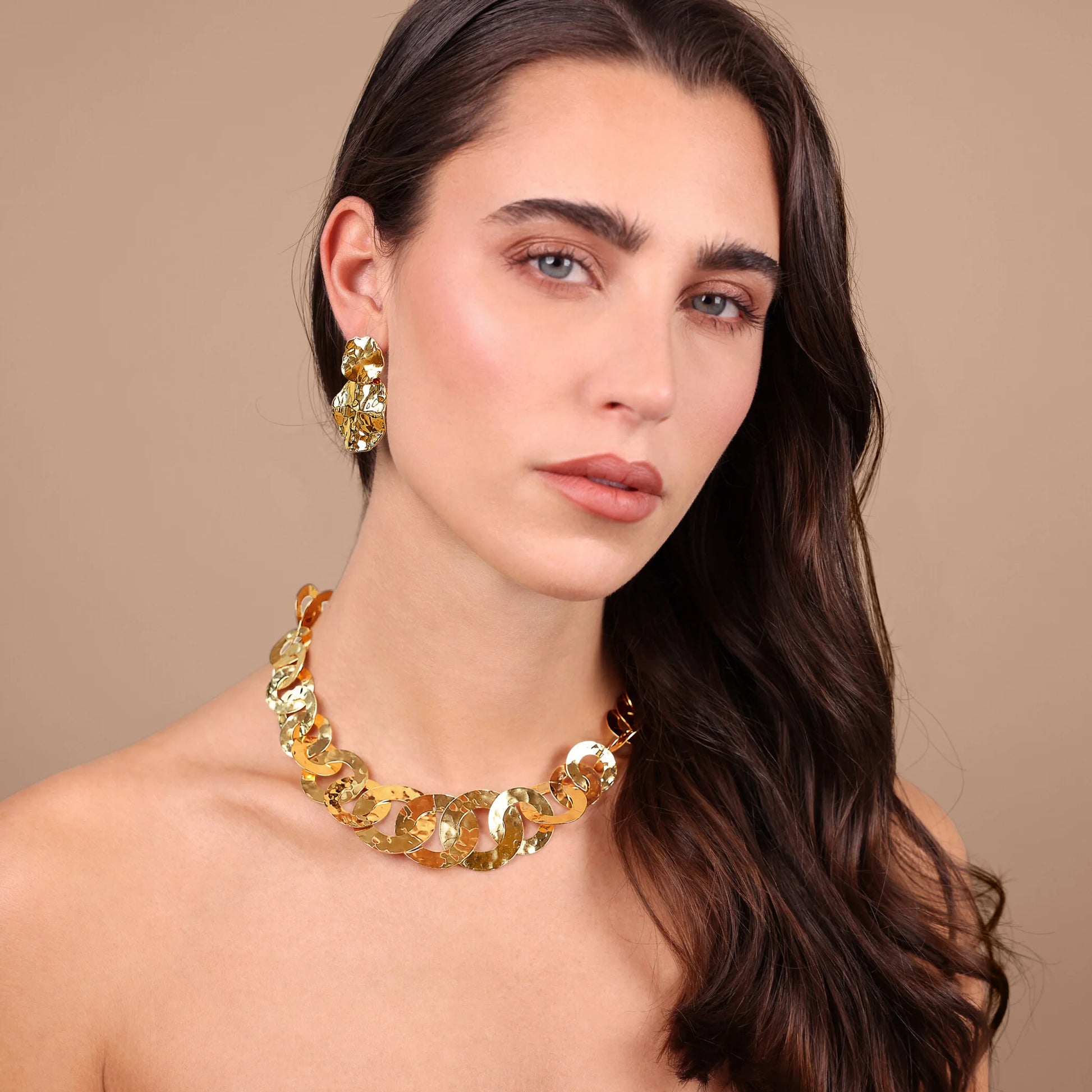 Collier gradué avec maillons disque martelés  