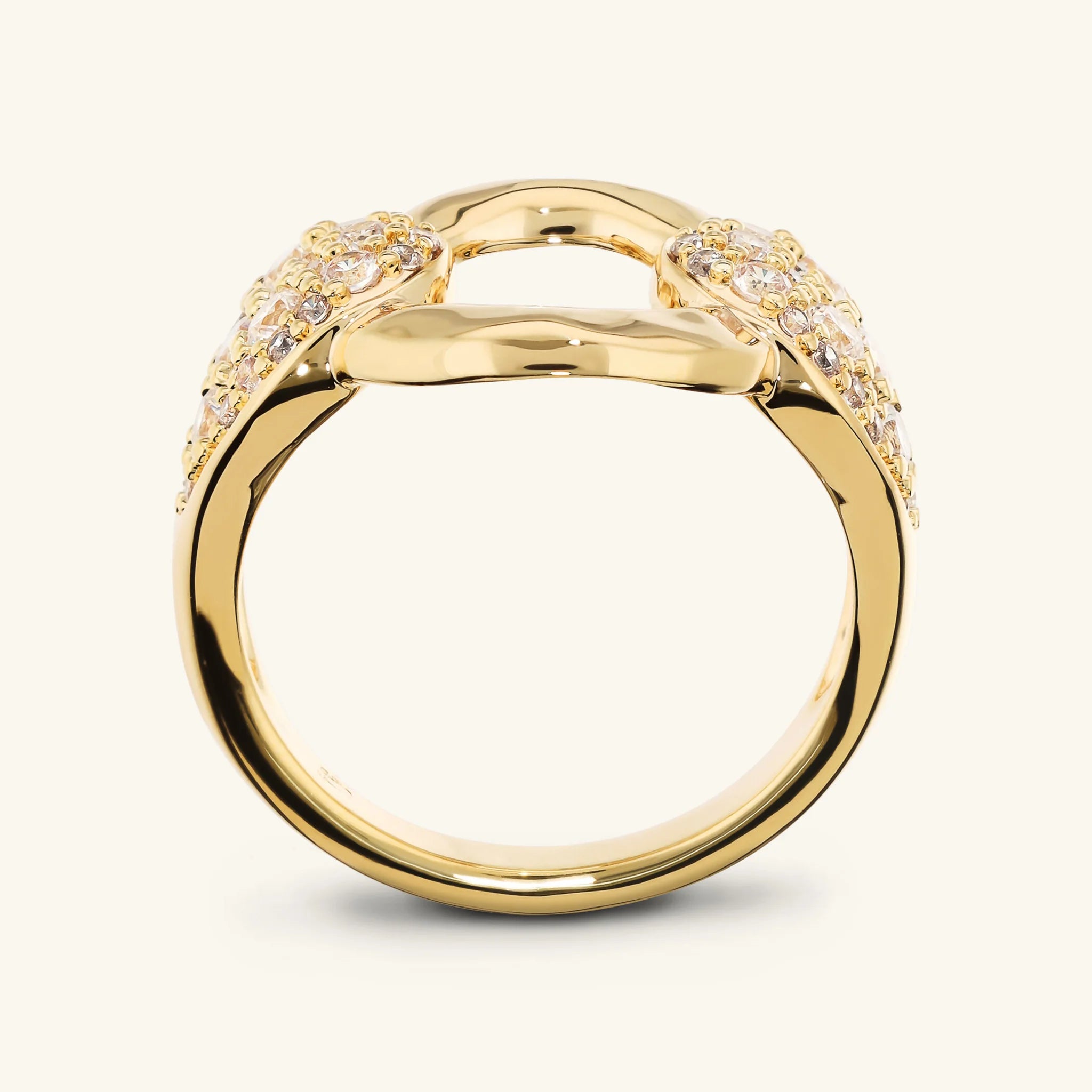 Bague large avec maillon martelé et pavé de zirconium cubique  