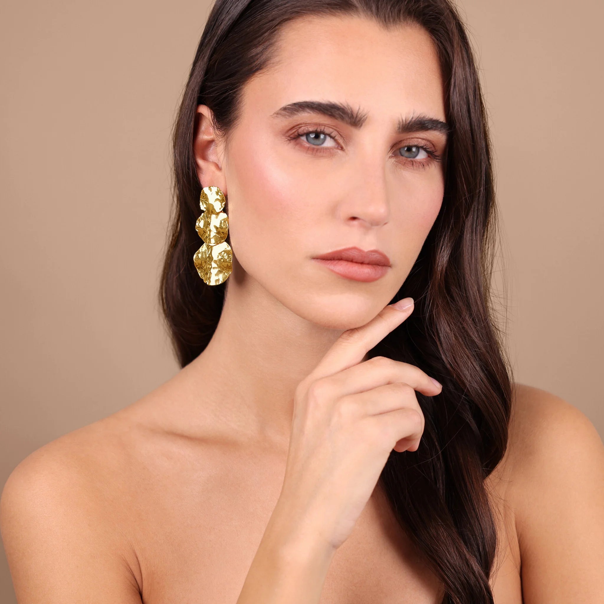 Graduated Hammered Disc Drop Earrings