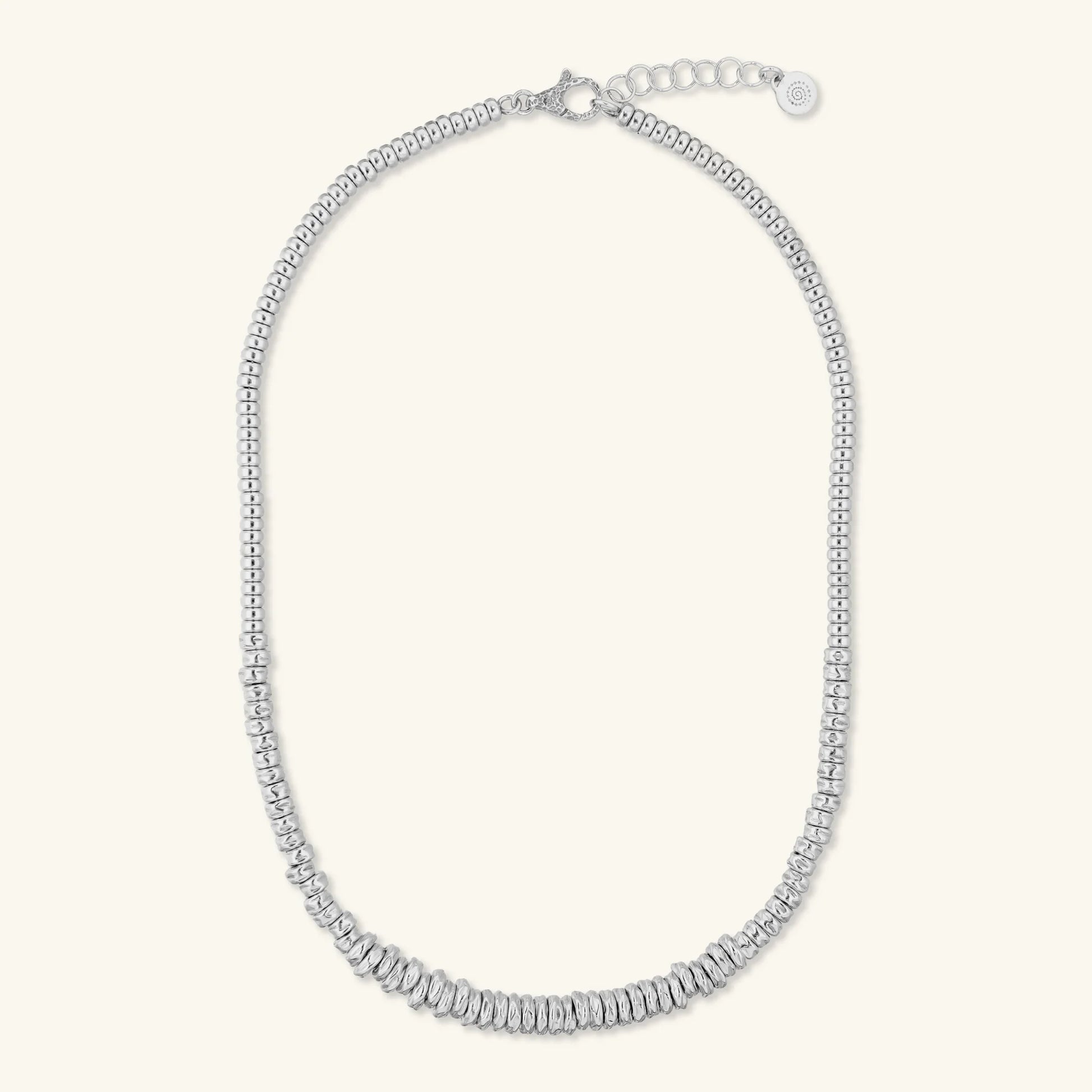 Collana Girocollo con Rondelle Martellate e Sfere Lucide