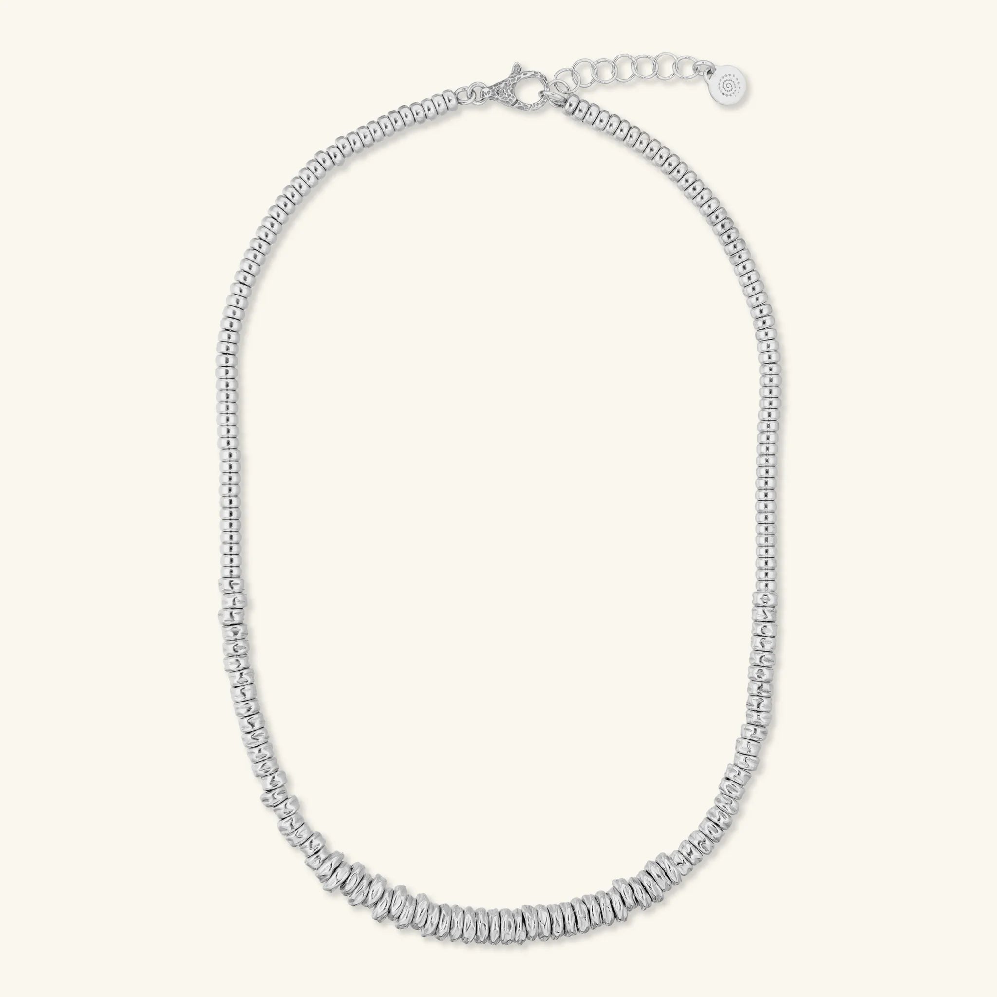Collana Girocollo con Rondelle Martellate e Sfere Lucide